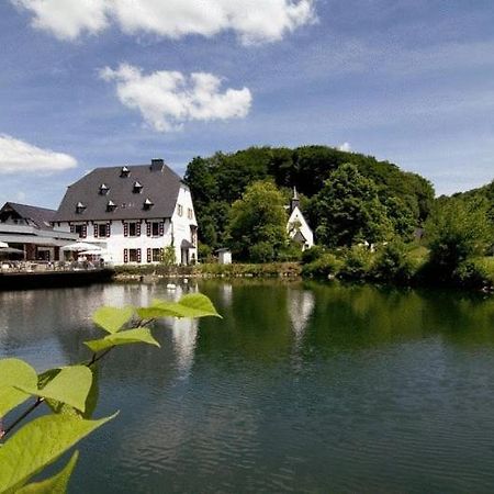 Malteser Komturei Hotel / Restaurant Bergisch Gladbach Eksteriør billede