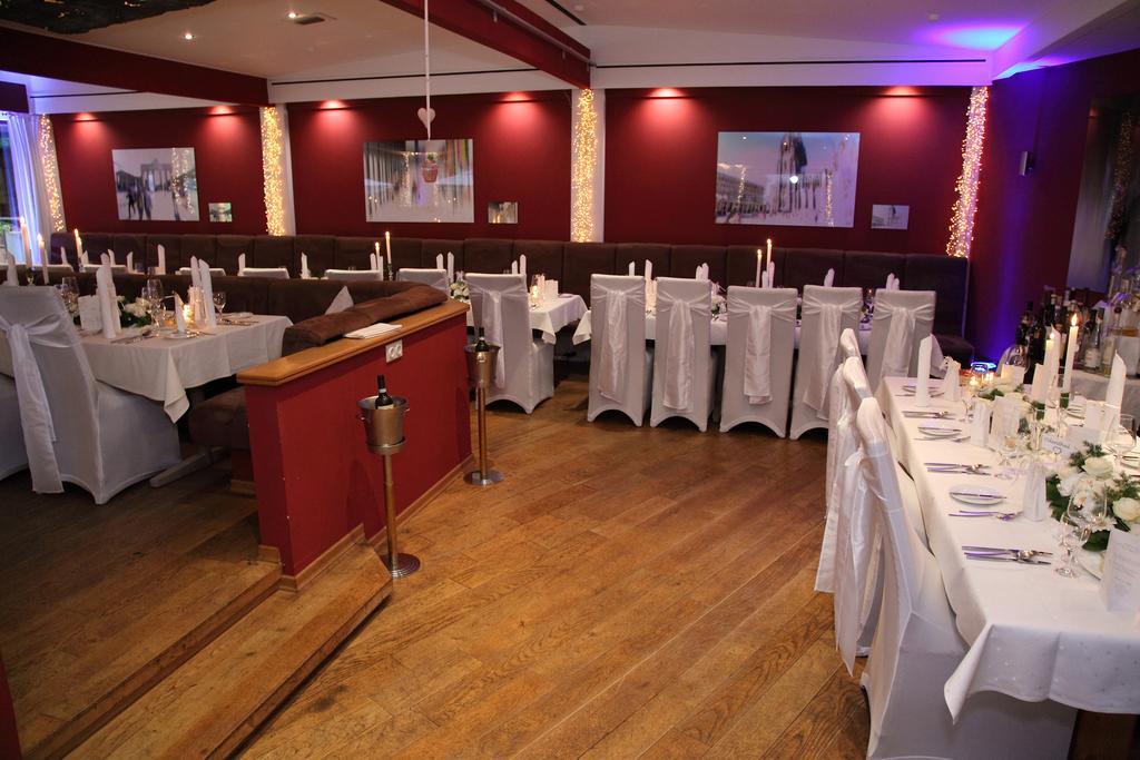 Malteser Komturei Hotel / Restaurant Bergisch Gladbach Eksteriør billede